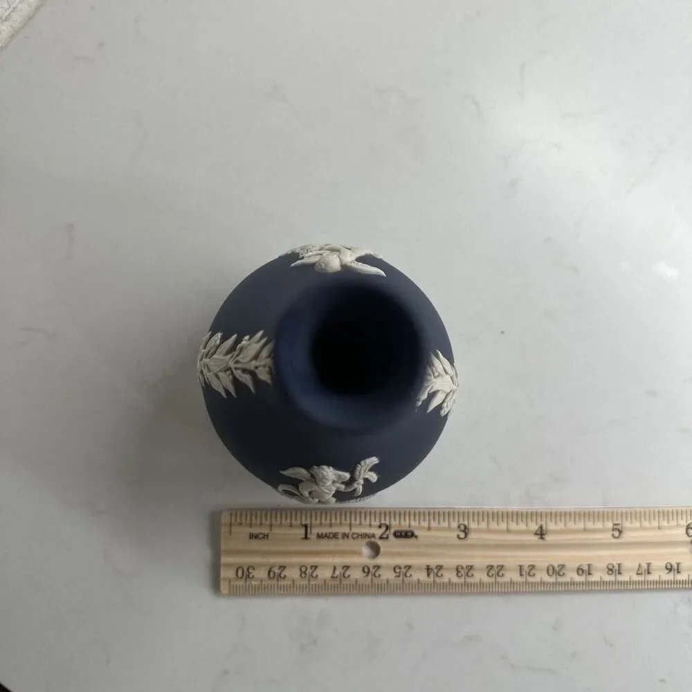 Antique Wedgwood Jasperware Bud Vase in Portland Blue and Cream (5") England - Picture 13 of 13